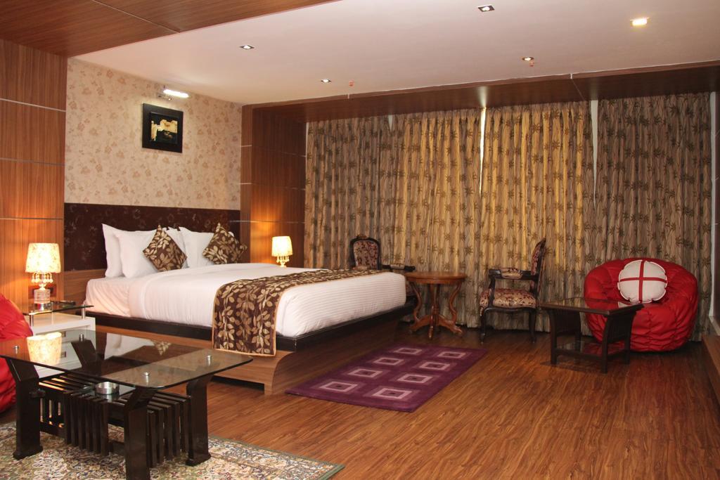 Maple Wood Hotel Ranchi Værelse billede