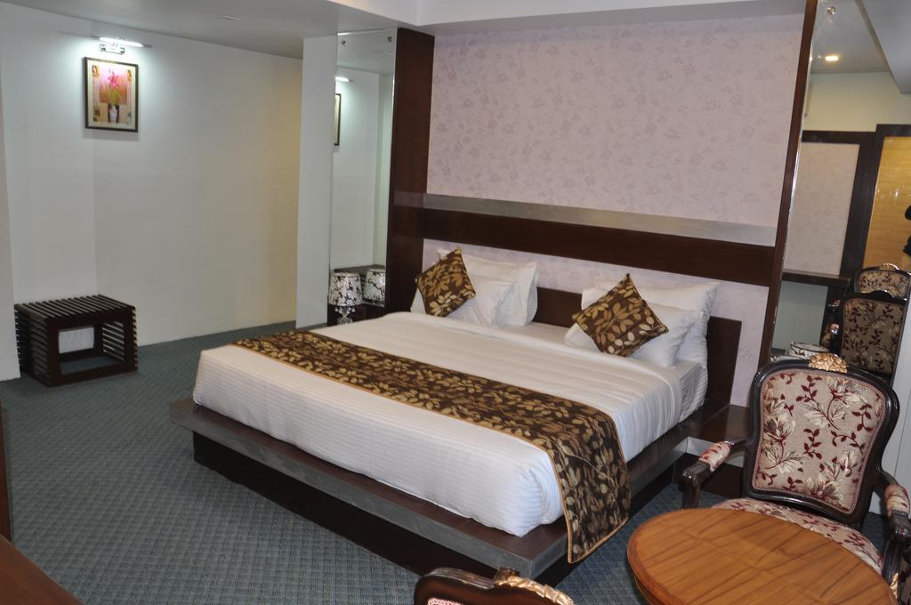 Maple Wood Hotel Ranchi Eksteriør billede