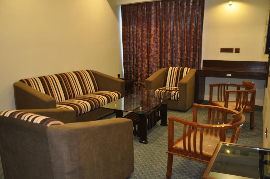Maple Wood Hotel Ranchi Eksteriør billede