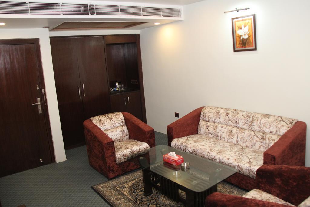 Maple Wood Hotel Ranchi Værelse billede