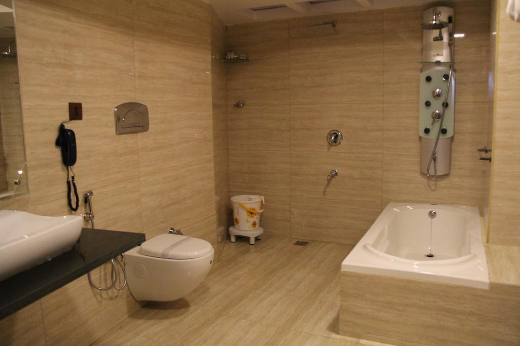 Maple Wood Hotel Ranchi Eksteriør billede